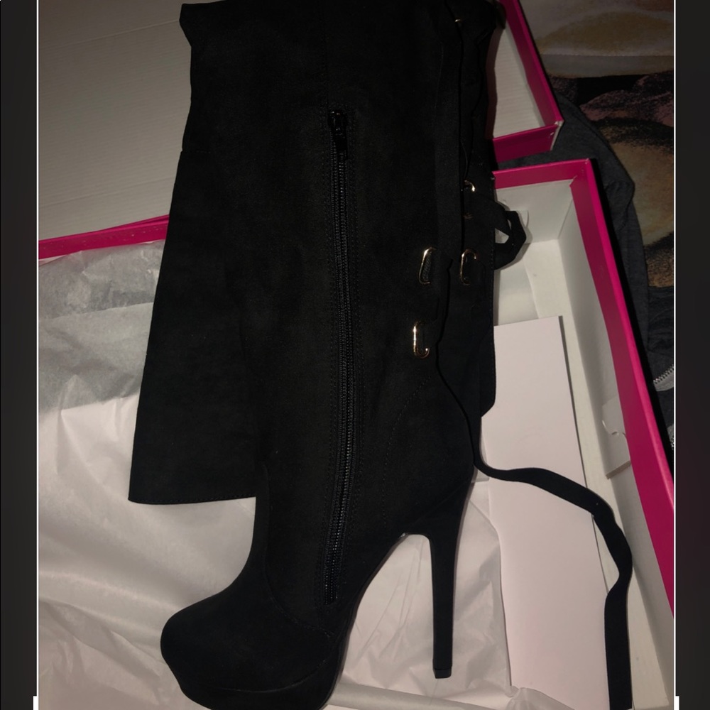 heeled boots + a free 80 gift card from hellofresh